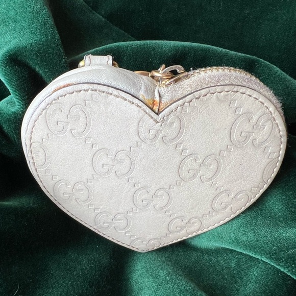 Authentic Gucci heart shaped GG logo ivory Guccissma coin purse - Picture 6 of 10